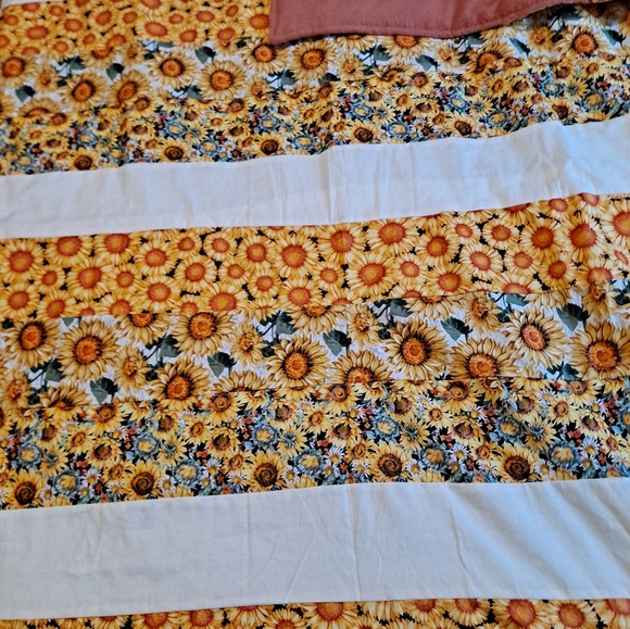 Bedding - Picture 2 of 2